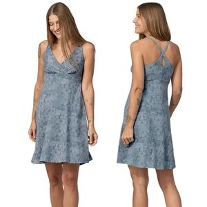 Patagonia NWT Amber Dawn Dress in Light Plume Grey Women’s Size M